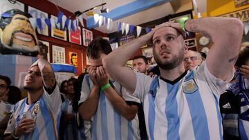 Millones de personas en las calles y bares de Argentina se desesperaron con el papel que hizo selecci&oacute;n en el partido ante Francia.