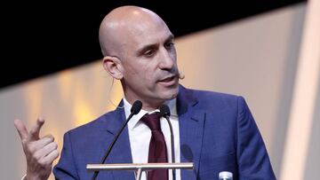 Rubiales, presidente de la RFEF, durante la presentaci&oacute;n de la Supercopa de Espa&ntilde;a.