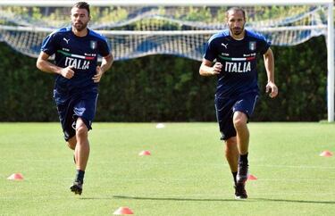 Chiellini out for Spain v Italy