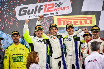 El piloto se reencontró con la victoria fuera de MotoGP, fue en las 12 Horas de Abu Dabi al volante de un Ferrari 488 GT3 del equipo suizo Kessel Racing.