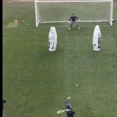 ¡Con pelotas de tenis!: El curioso entrenamiento de Dituro