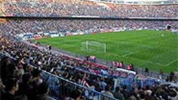 <B>LA ALTERNATIVA</B>. El Vicente Calderón parece el único escenario posible para el Betis-Barcelona.