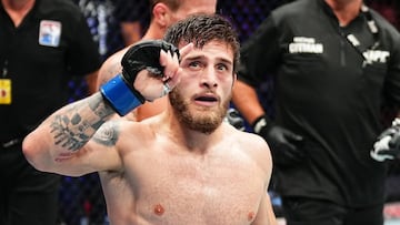 Aleksandre Topuria tras su victoria en el debut de UFC.