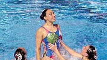 ESPECTACULARES. El ejercicio español estaba plagado de acrobacias.