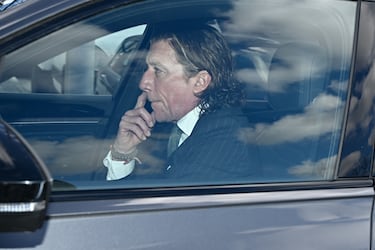 Nicolás Vallejo-Nágera llega al cementerio San Isidro .