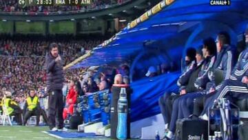 El 'Mono' Burgos se encaró con el banquillo del Real Madrid