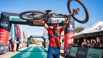 Andrey Amador y Pili Fernández dominan el desierto