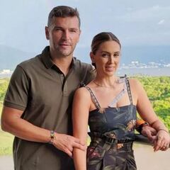 Jacqueline Bracamontes celebra 10 años de matrimonio con Martín Fuentes