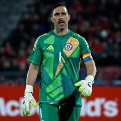 Claudio Bravo reaparece y le envía un mensaje a los jugadores de la Roja: “Nada...”
