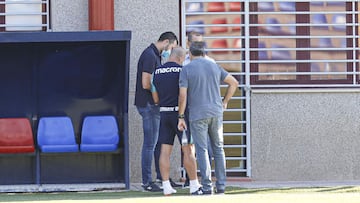 10/09/20
ENTRENAMIENTO DEL LEVANTE UD - DAVID NAVARRO - MANU FAJARDO - MANOLO SALVADOR - PACO LOPEZ