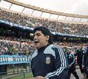 El Portsmouth propone a Maradona abandonar la selección para ser su embajador