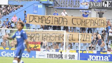 Hinchas del Getafe durante el partido contra el Numancia.
