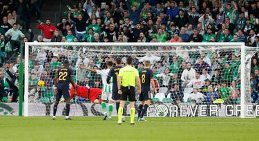 Bellingham cumple, el Madrid no