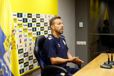 Dani Requena toma el relevo de Sala ante Las Palmas