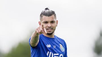 Corona, durante un entrenamiento del Oporto.