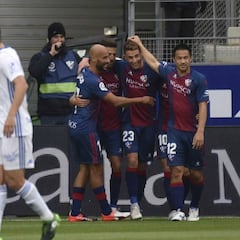 Doblete de Mikel Rico que aúpa al Huesca a la segunda plaza