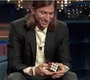 Filipe Luis, crack total: hace el cubo de Rubik en directo en TV