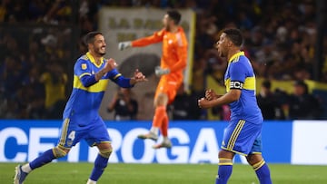 AMDEP6389. BUENOS AIRES (ARGENTINA), 11/09/2022.- Jugadores de Boca celebran hoy, al final de un partido de la primera división argentina entre Boca Juniors y River Plate en el estadio La Bombonera en Buenos Aires (Argentina). EFE/ Juan Ignacio Roncoroni
