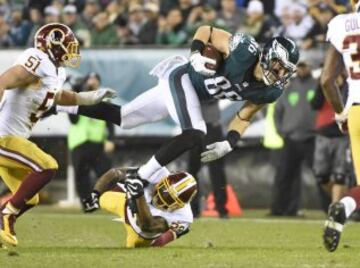 El m¨¢ximo receptor de los locales fue el tight end Zach Ertz, que logr¨® 122 yardas en 13 recepciones. Tanto Ertz como Matthews se quedaron a bastante distancia del tercer receptor eagle, que fue Darren Sproles con 56.