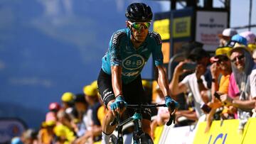 El ciclista francés Pierre Rolland llega a la meta de Megève tras la décima etapa del Tour de Francia.