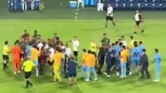 Revelan el momento exacto que desató la batalla campal entre O’Higgins y Tolima: puñetazo directo que no se vio en TV