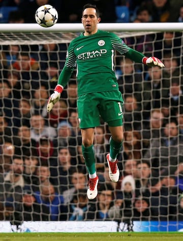 Bravo es actualmente arquero de Manchester City.