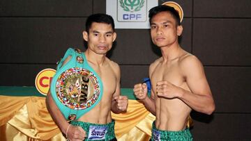 Wanheng Menayothin y Panya Pradabsri en el pesaje previo a su combate.