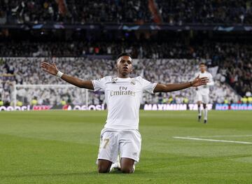 El verano pasado el Real Madrid pagó 45 millones por Rodrygo y muchos tacharon el fichaje como una locura. Año y medio después, el brasileño ha sido el jugador más joven en la historia del Madrid en hacer un hat-trick en la Champions y su cotización está al alza, con un valor de 50 millones de euros.
