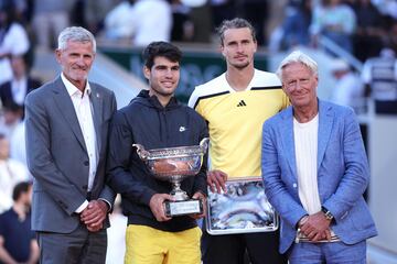El presidente de la Federaci¨®n Francesa de Tenis; Gilles Moretton, Carlos Alcaraz, Alexander Zverev y Bj?rn Borg.