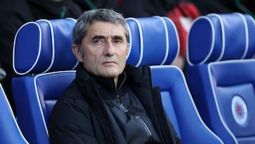 Athletic Bilbao's Spanish coach Ernesto Valverde react ahead of the UEFA Europa League quarter final football match between Rangers and Athletic Club Bilbao at the Ibrox Stadium in Glasgow on April 10, 2025. (Photo by Ewan Bootman / AFP)
