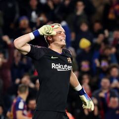 Cillessen se estrena como capitán y debuta esta temporada en liga
