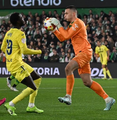 El Racing sondea el mercado de porteros