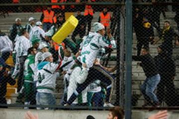 En imágenes la batalla campal entre Peñarol y Palmeiras