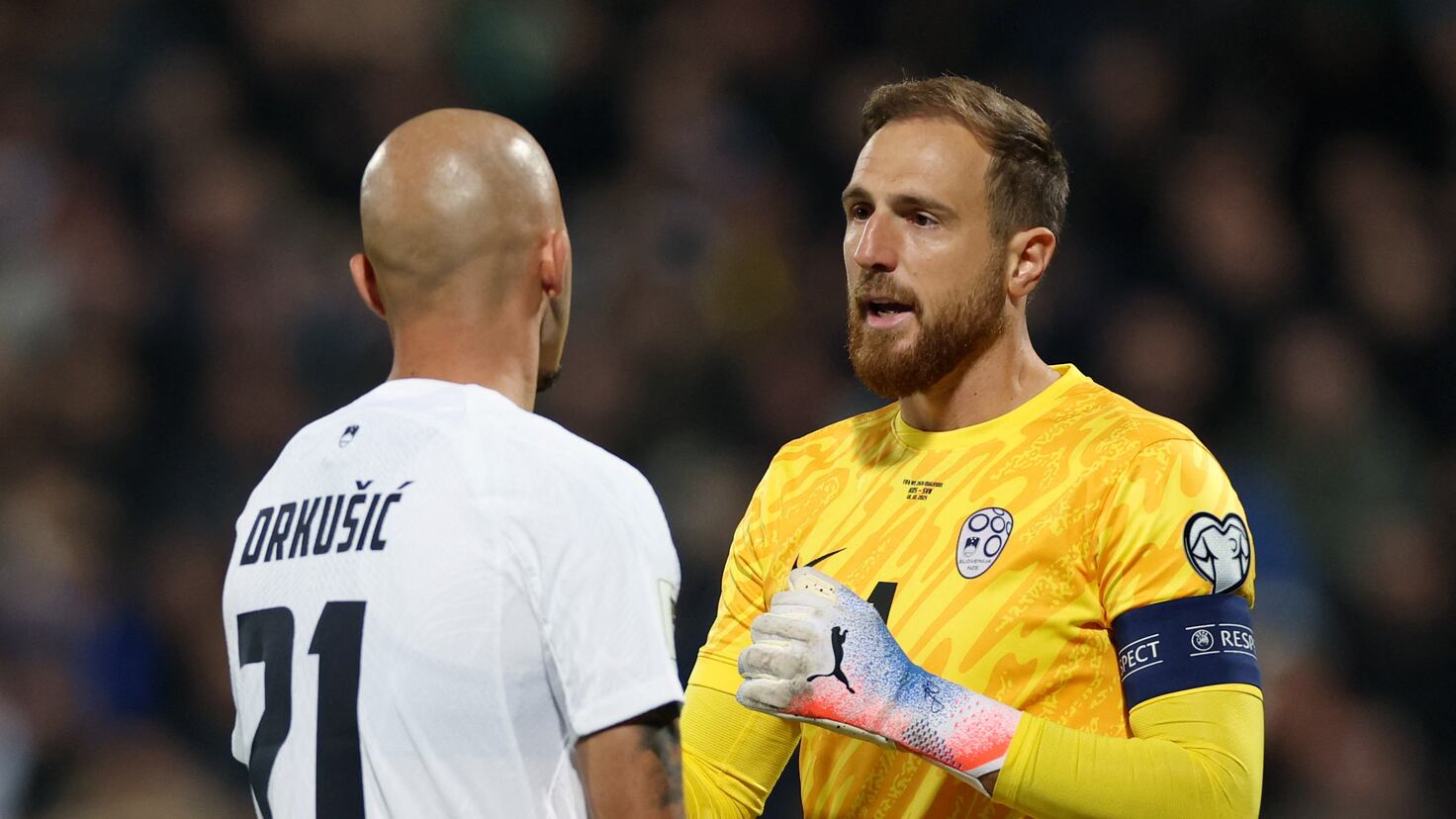 Oblak contiene a Muriqi