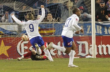 Semifinales de Copa en 2006. El Zaragoza venía de eliminar a Atlético en octavos y al Barça en cuartos y en la ida en La Romareda ganó 6-1 al Real Madrid. En la vuelta el conjunto blanco ganó 4-0 y casi voltea la eliminatoria.