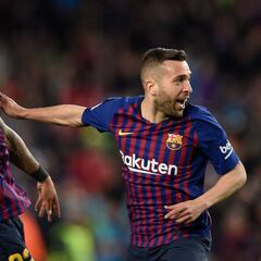 Barcelona podría renovar a Arturo Vidal por otra temporada