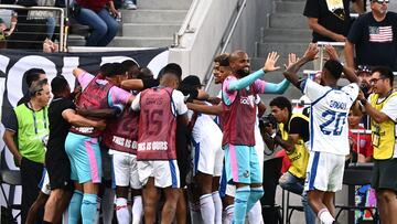 Panama's players celebrate after scoring a goal during the Concacaf 2023 Gold Cup semifinal football match between Panama and USA at Snapdragon Stadium in San Diego, California on July 12, 2023. (Photo by Patrick T. Fallon / AFP)