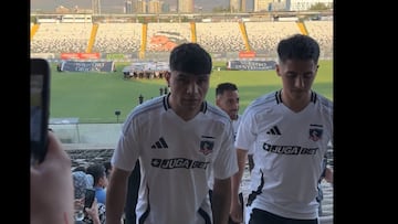 El gran fichaje de Colo Colo luce la nueva camiseta entre aplausos: ¡la indumentaria del Centenario!