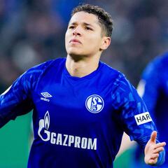 Un jugador del Schalke, multado por estar en un bar de cachimbas en plena cuarentena