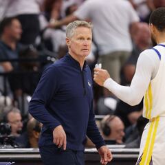 Steve Kerr ponders sitting Steph Curry to get “his juices back” for last part of season