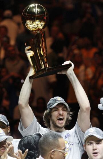 Pau llegó a Los Angeles Lakers en 2008. Con el conjunto angelino ganó dos anillos de la NBA, el 2009 y 2010.