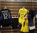Iker Casillas ya vende camisetas en Oporto