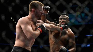 Miocic y Ngannou en el UFC 220.