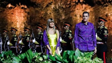 Spain's Prime Minister Pedro Sanchez and his wife Maria Begona Gomez Fernandez arrive for the welcoming dinner during the G20 Summit in Badung on the Indonesian resort island of Bali on November 15, 2022. (Photo by WILLY KURNIAWAN / POOL / AFP) (Photo by WILLY KURNIAWAN/POOL/AFP via Getty Images)
