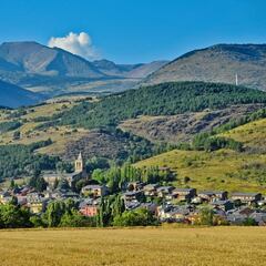 Dónde está Llivia, el olvidado pueblo español que está rodeado de territorio francés