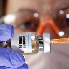 Así va la carrera por la vacuna del coronavirus: AstraZeneca, Moderna...