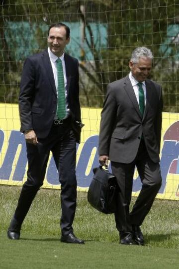 El nuevo técnico de Nacional Reinaldo Rueda fue presentado esta mañana. Sus ayudantes serán Bernando Redín y Carlos Velasco