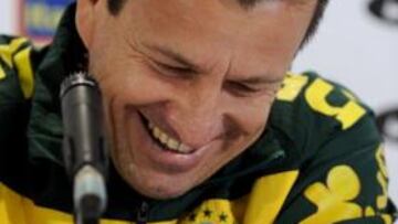 Dunga no promete éxitos en Sudáfrica, pero sí trabajo.