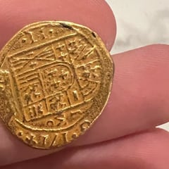 Tropieza con una moneda rara y le indican que consulte cuanto antes con un experto en monedas españolas antiguas