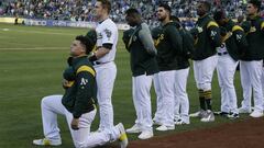 El otrora catcher de los Athletics fue el &uacute;nico jugador en toda la Gran Carpa en arrollidarse durante el himno nacional y eso podr&iacute;a costarle la carrera.